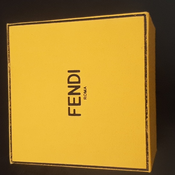 Fendi gift box - Picture 1 of 7
